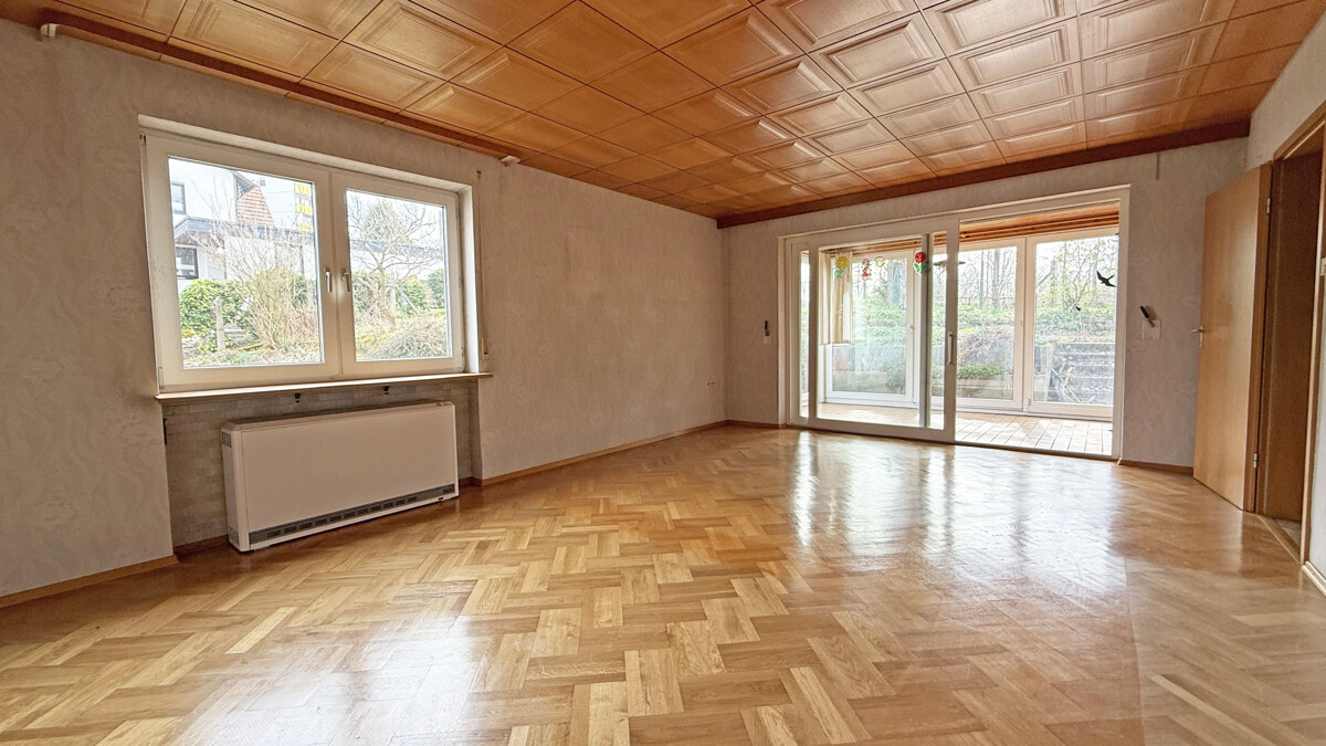 Ideal für 2 Parteien mit Freude am großen Garten - Wohnzimmer (3717)