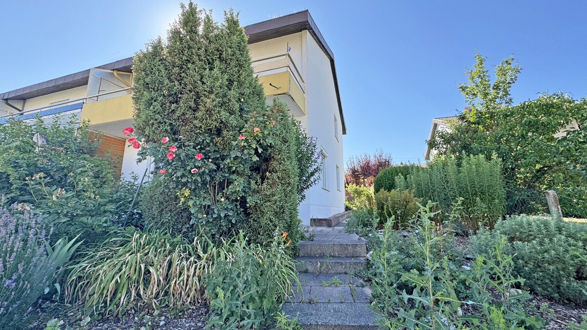 Familienfreundliches Zuhause mit großzügigem Garten - Hausansicht (4076)