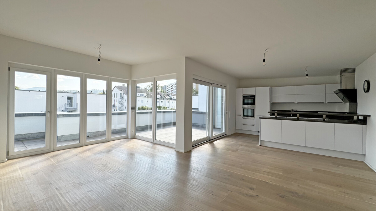 Exklusives Wohnen im Penthouse in Reutlingen-Hohbuch - Wohnen-Essen-Küche (4031)