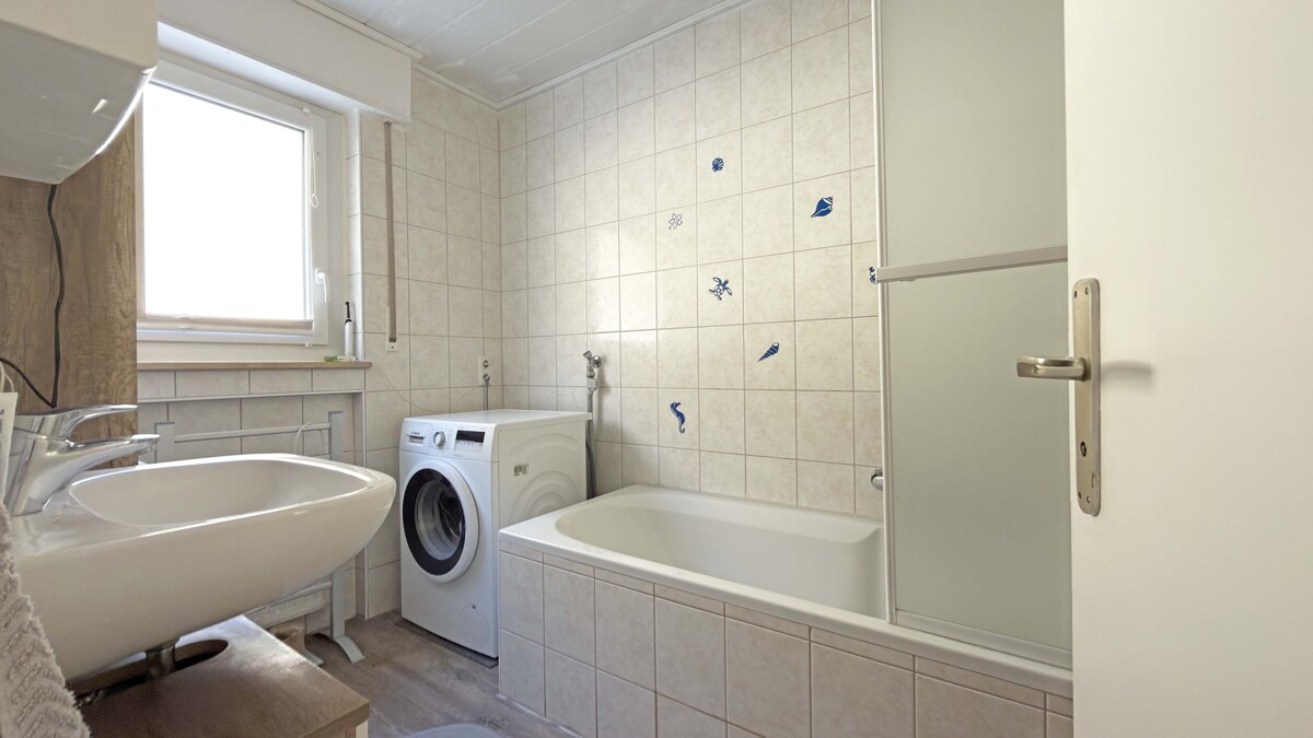 Wohnglück mit Aussicht – charmante Wohnung mit Balkon - Bad (3760)