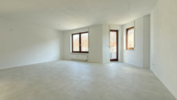 Top-Wohnung zum Sofortbezug – nur noch Koffer packen - Wohnbereich (3582)