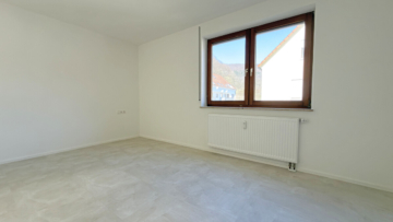 Top-Wohnung zum Sofortbezug – nur noch Koffer packen - Schlafzimmer (3584)