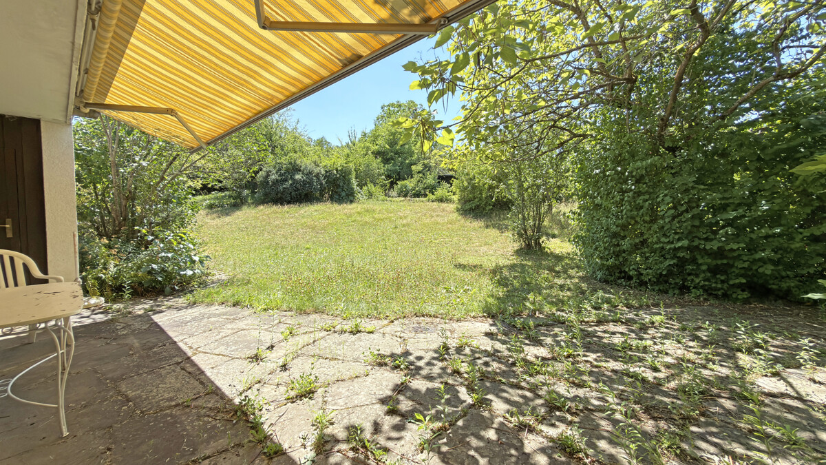Individuelles Architektenhaus in Bestlage am Georgenberg - Terrasse und Garten (4151)