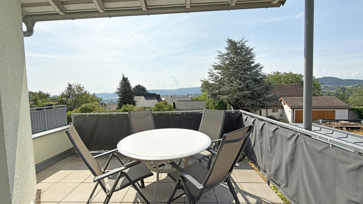 Erstklassiges Familiendomizil in Toplage mit Aussicht - Balkon (4210)