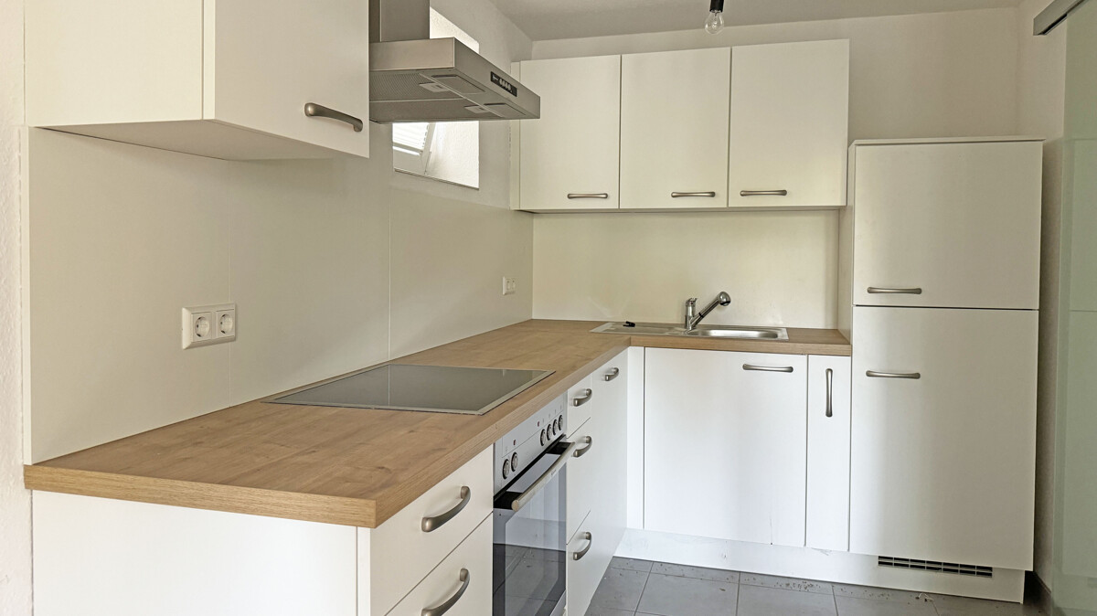 Neuwertige Singlewohnung in Zentrumslage - Küche (4184)