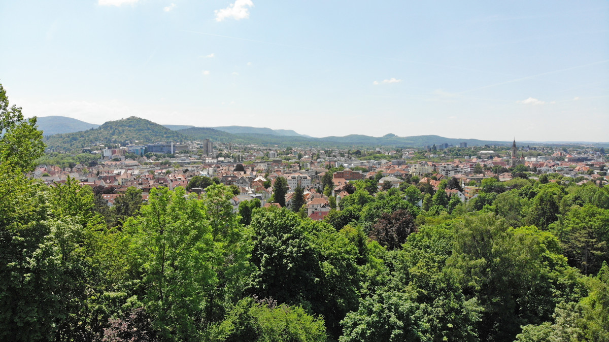 Einmaliger Grundstücksdiamant an der Achalm - Drohnen-Aufnahme (3683)