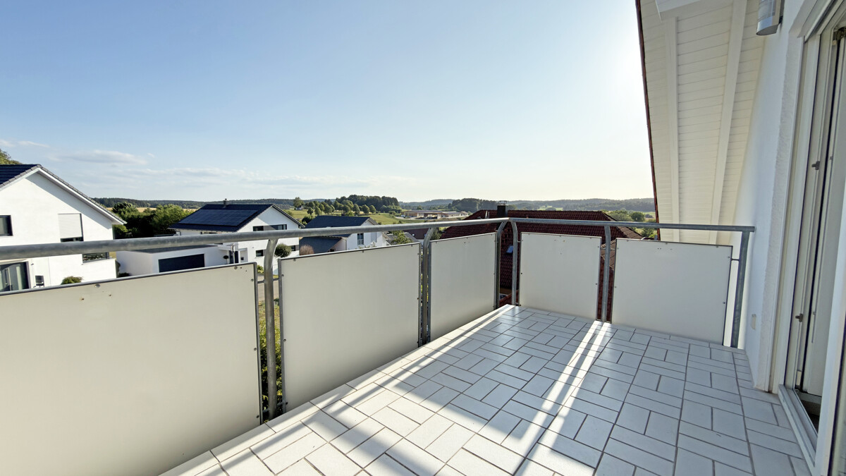 Erstbezug nach Modernisierung mit sonnigem Balkon - Balkon (4609)