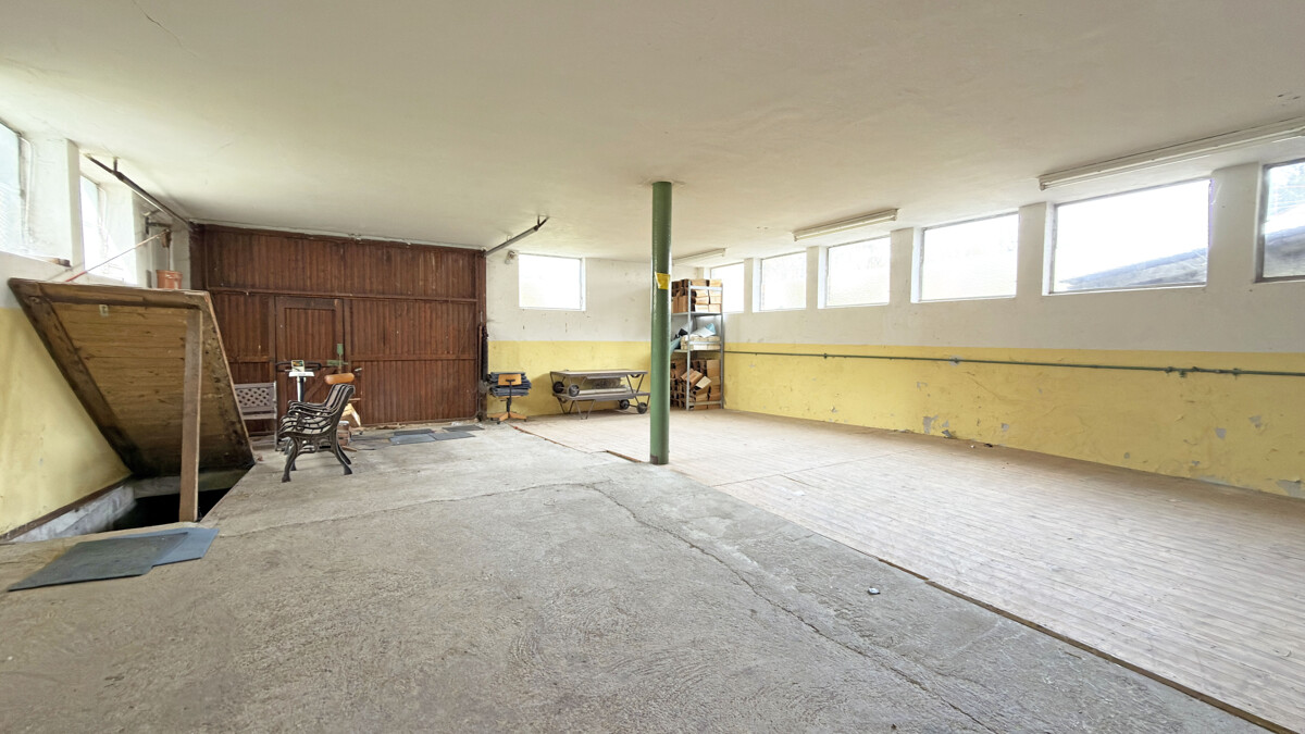 Wohnen mit viel Platz und Möglichkeiten für Ihr Hobby - Lager (3661)