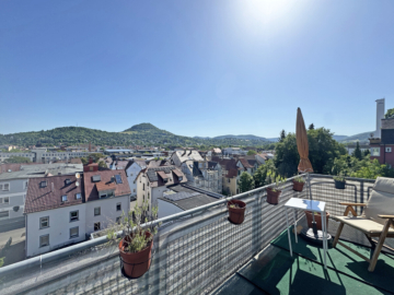 Modern wohnen mit Altbaucharme und schönem Ausblick, 72764 Reutlingen, Dachgeschosswohnung