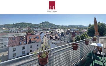 Modern wohnen mit Altbaucharme und schönem Ausblick, 72764 Reutlingen, Dachgeschosswohnung