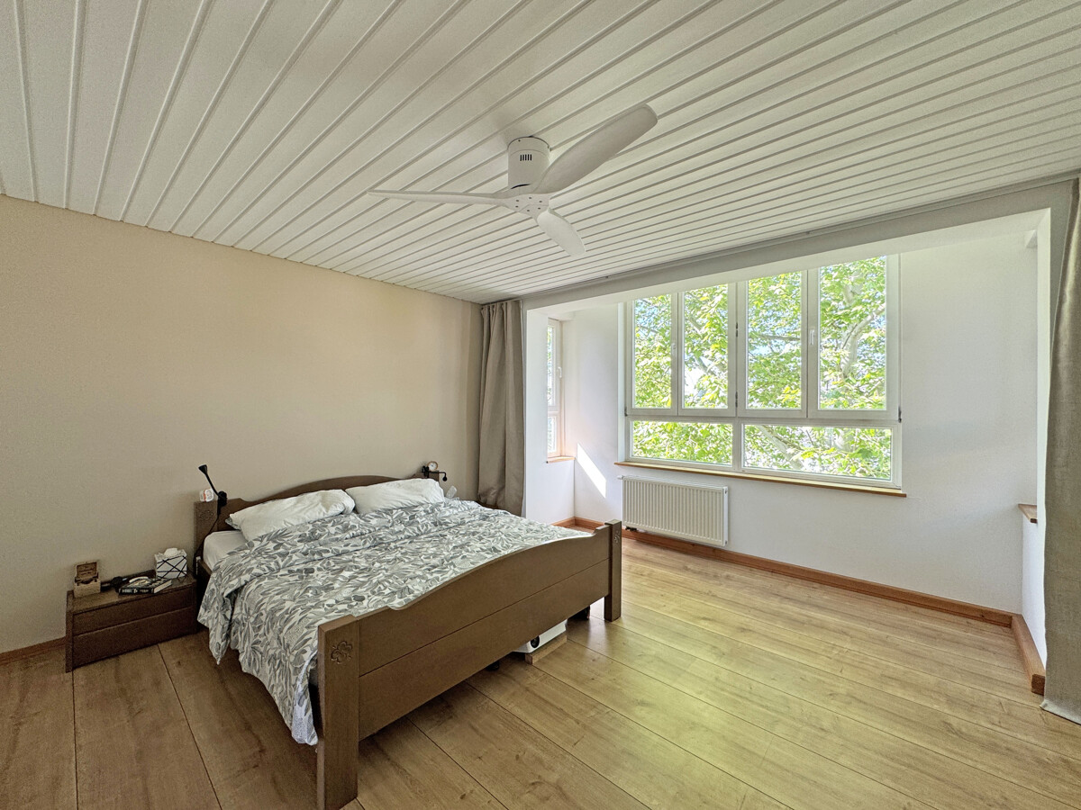 Modern wohnen mit Altbaucharme und schönem Ausblick - Schlafen (3463)