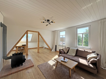 Modern wohnen mit Altbaucharme und schönem Ausblick - Wohnen (3461)