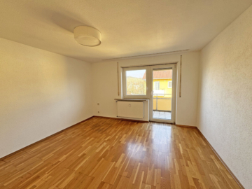 Eigentum statt Miete – die erste eigene Wohnung - Wohnzimmer (3468)